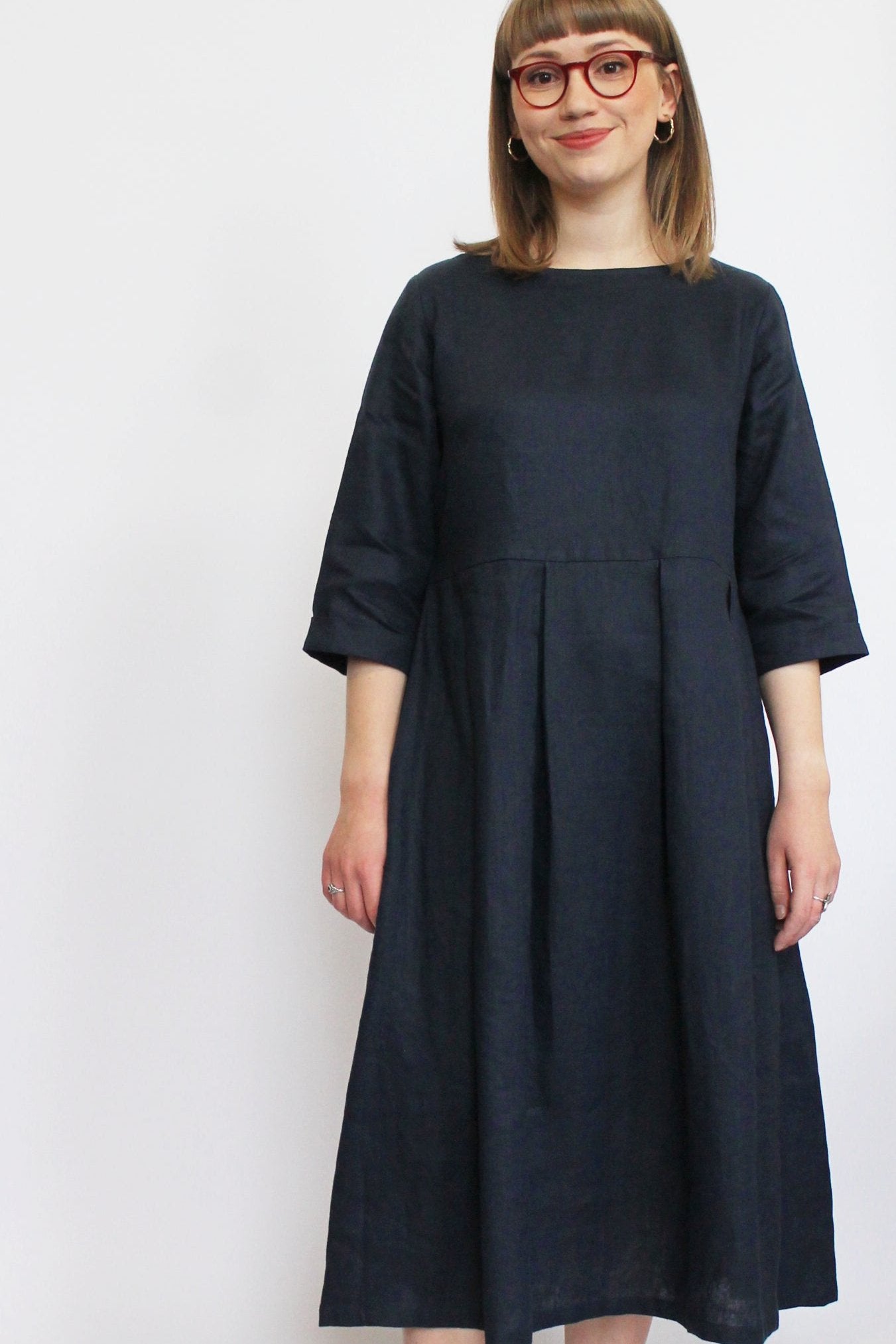 Ready-to -Wear Boat Neck Box Pleat Linen Dress Short Sleeved version