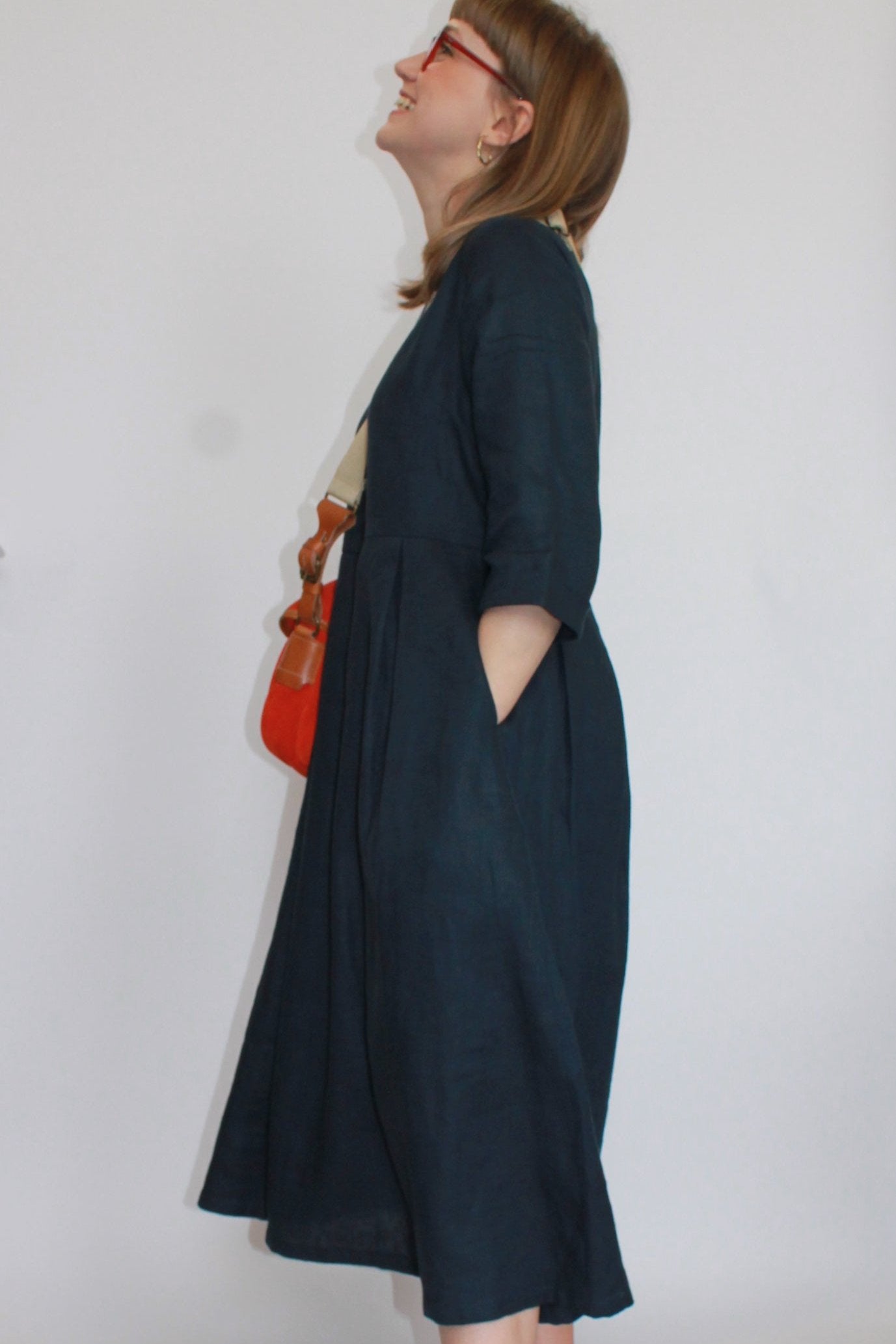 Ready-to -Wear Boat Neck Box Pleat Linen Dress Short Sleeved version