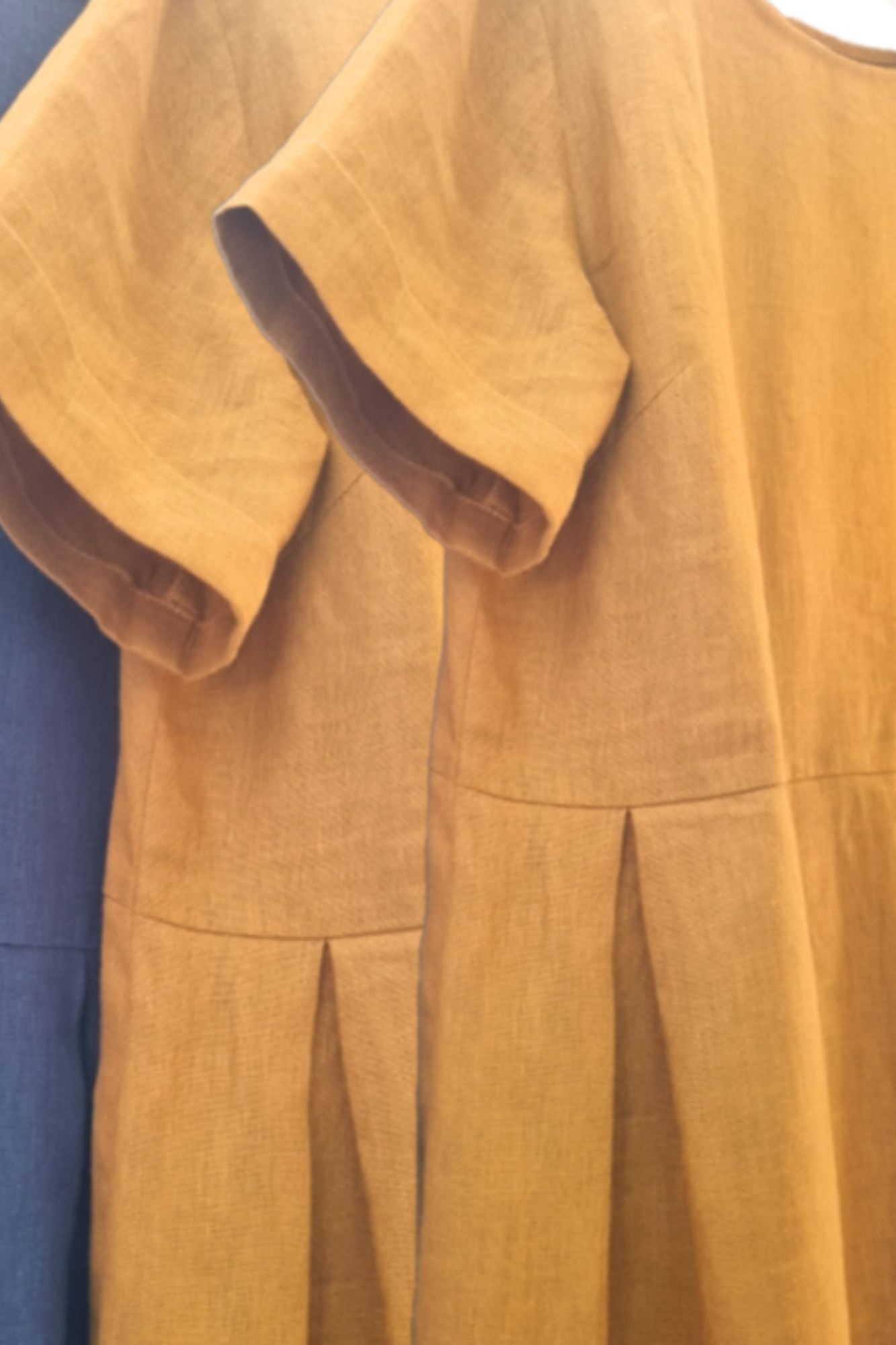 Ready-to -Wear Boat Neck Box Pleat Linen Dress Short Sleeved version Ready-to -Wear Boat Neck Box Pleat Linen Dress Short Sleeved version